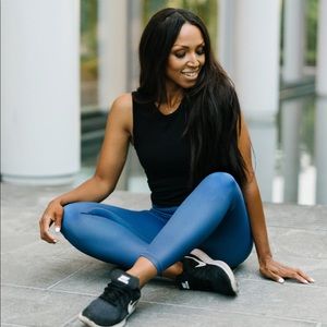 💙NWOT ZYIA Metallic Blue Leggings💙